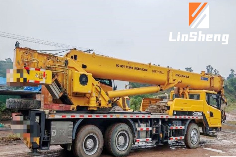 2016 XCMG 25 tons Crane