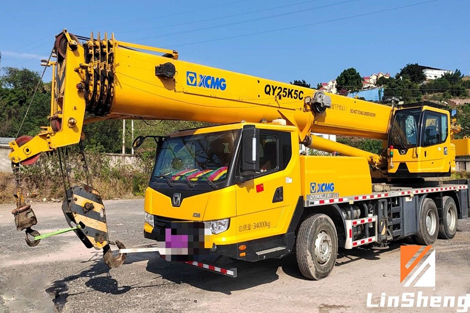 2021 XCMG 25 tons Crane