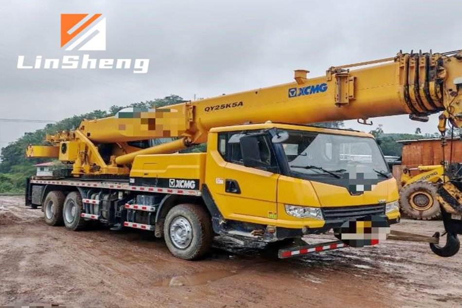 2016 XCMG 25 tons Crane