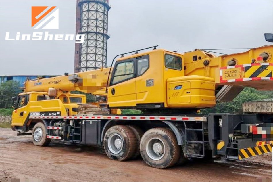 2016 XCMG 25 tons Crane